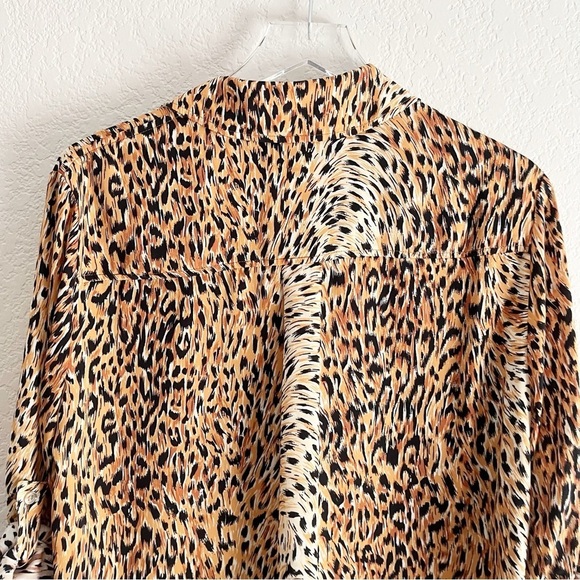 LE SUPERBE Cheetah - Print Walking Safari Shirt - Picture 9 of 13
